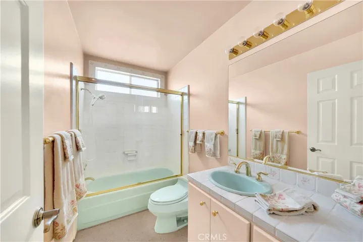 Upstairs Guest Bathroom