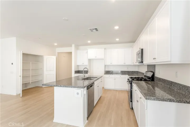 27556 Blooming Vista Way, Menifee, California 92584