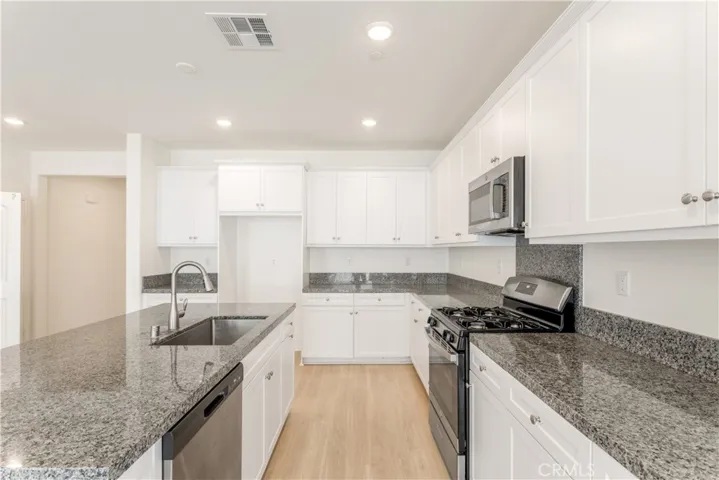 27556 Blooming Vista Way, Menifee, California 92584