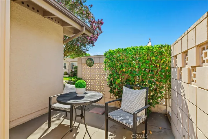 1881 Mckinney Way 28e, Seal Beach, California 90740
