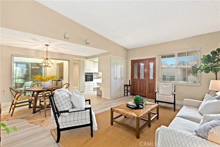 1881 Mckinney Way 28e, Seal Beach, California 90740