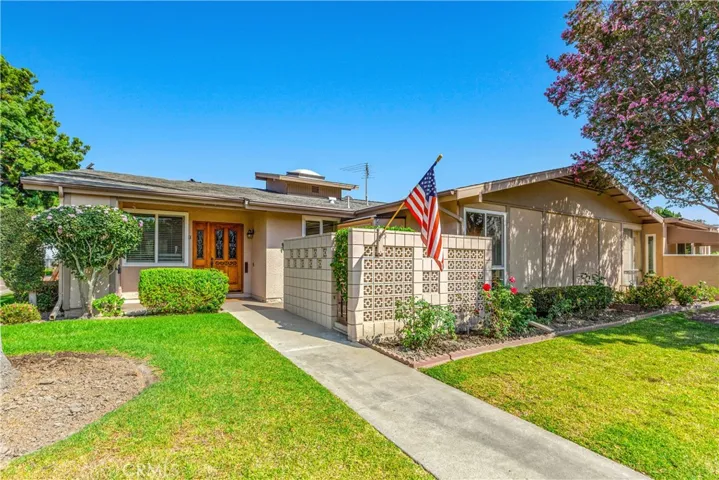 1881 Mckinney Way 28e, Seal Beach, California 90740