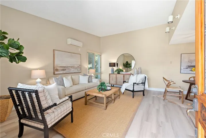1881 Mckinney Way 28e, Seal Beach, California 90740