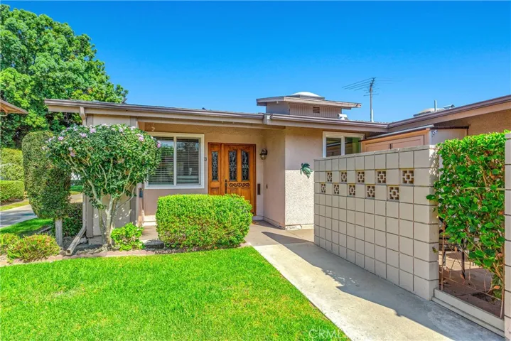 1881 Mckinney Way 28e, Seal Beach, California 90740