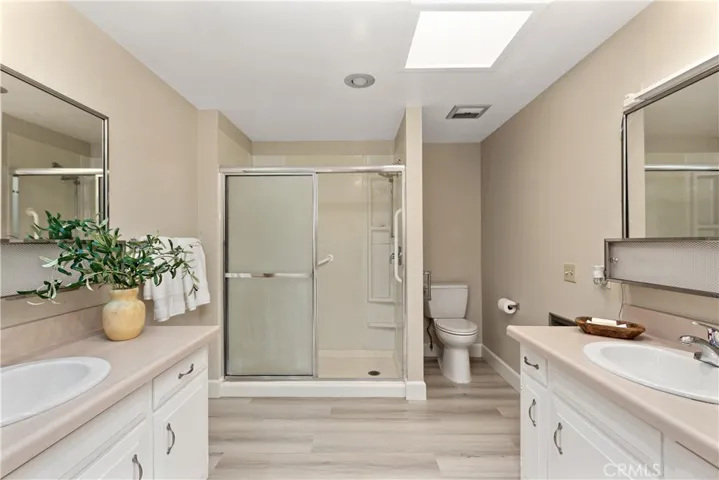 1881 Mckinney Way 28e, Seal Beach, California 90740