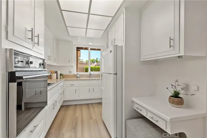 1881 Mckinney Way 28e, Seal Beach, California 90740