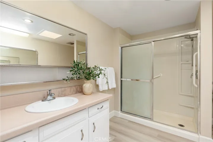 1881 Mckinney Way 28e, Seal Beach, California 90740