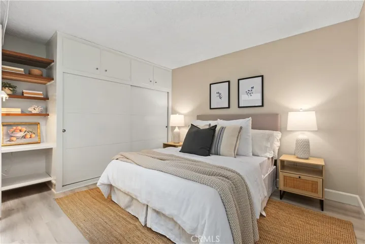 1881 Mckinney Way 28e, Seal Beach, California 90740