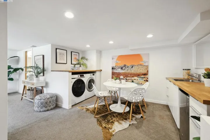 111 Agnes Street, Oakland, California 94618