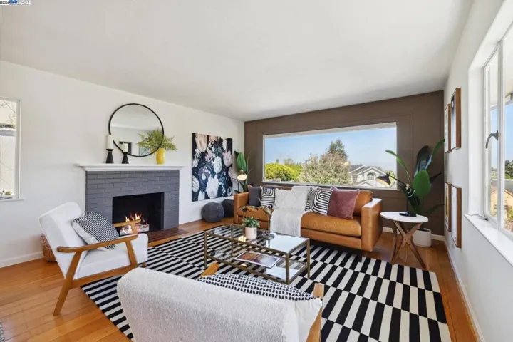 111 Agnes Street, Oakland, California 94618