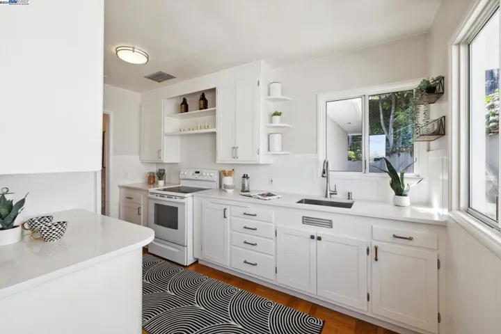 111 Agnes Street, Oakland, California 94618