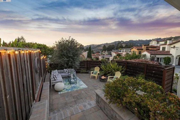 111 Agnes Street, Oakland, California 94618