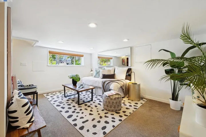 111 Agnes Street, Oakland, California 94618