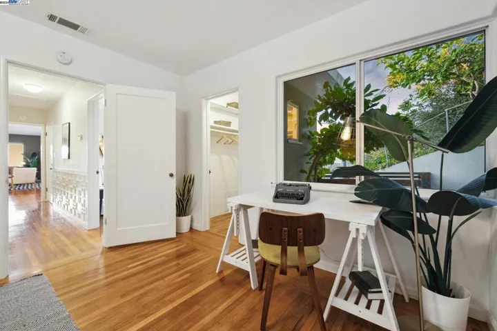 111 Agnes Street, Oakland, California 94618