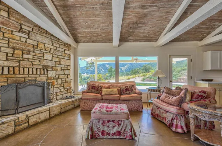 18820 Cachagua Road, Carmel Valley, California 93924