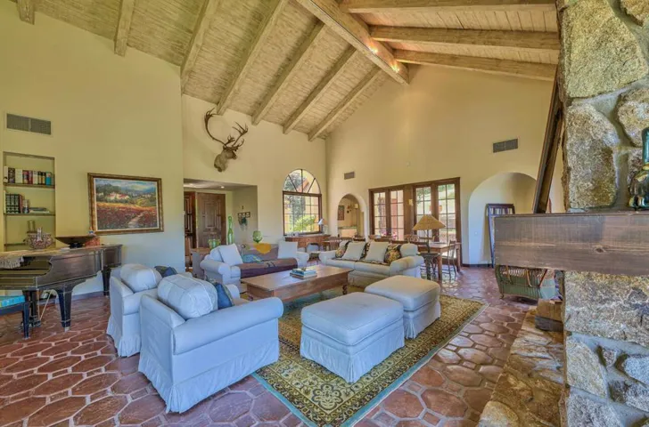 18820 Cachagua Road, Carmel Valley, California 93924