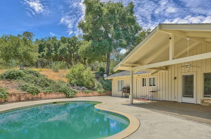 18820 Cachagua Road, Carmel Valley, California 93924
