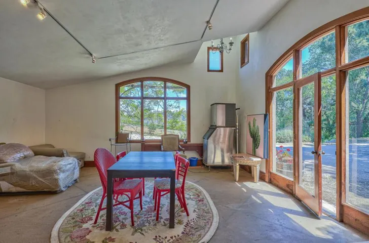 18820 Cachagua Road, Carmel Valley, California 93924