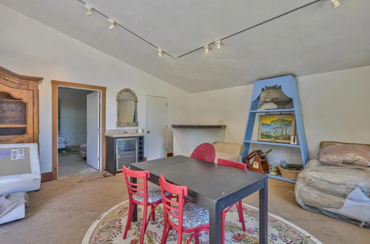 18820 Cachagua Road, Carmel Valley, California 93924