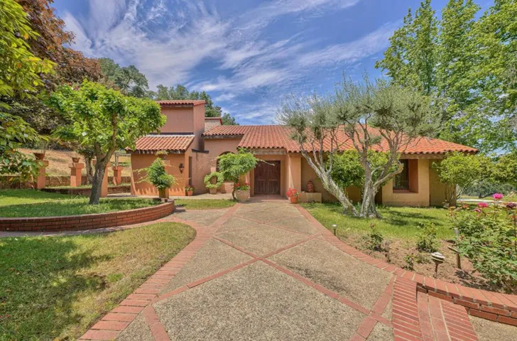 18820 Cachagua Road, Carmel Valley, California 93924