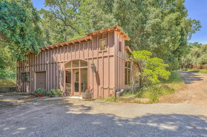 18820 Cachagua Road, Carmel Valley, California 93924