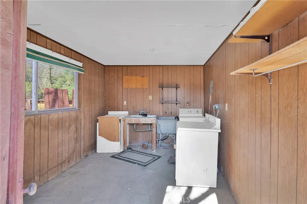 31011 Aleppo Lane, Newberry Springs, California 92365 home-pic-37