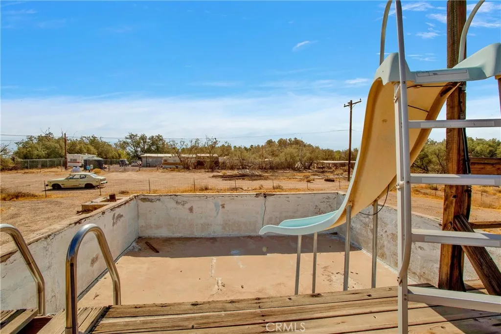 31011 Aleppo Lane, Newberry Springs, California 92365 home-pic-45