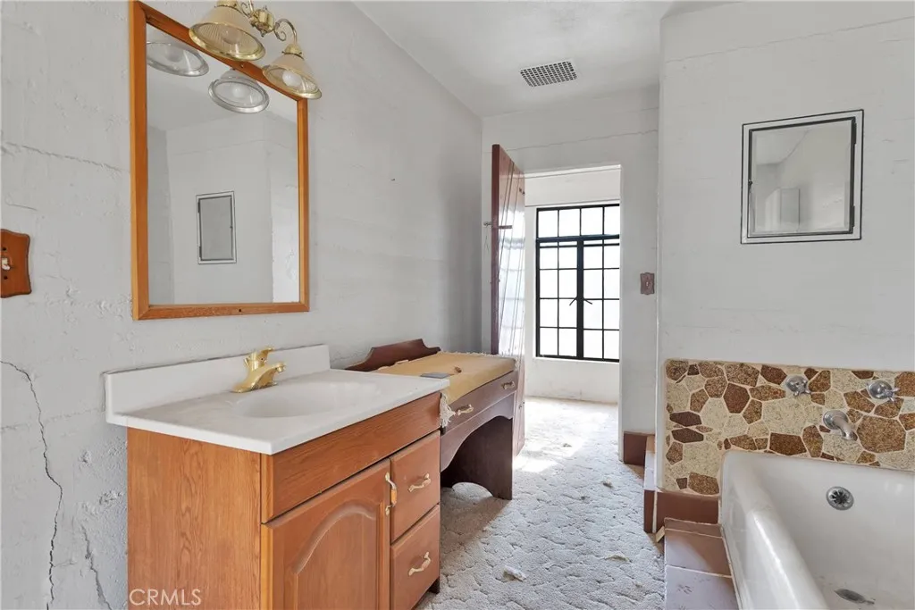 31011 Aleppo Lane, Newberry Springs, California 92365 home-pic-23