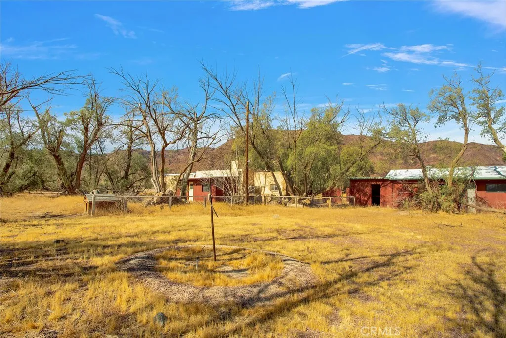 31011 Aleppo Lane, Newberry Springs, California 92365 home-pic-2