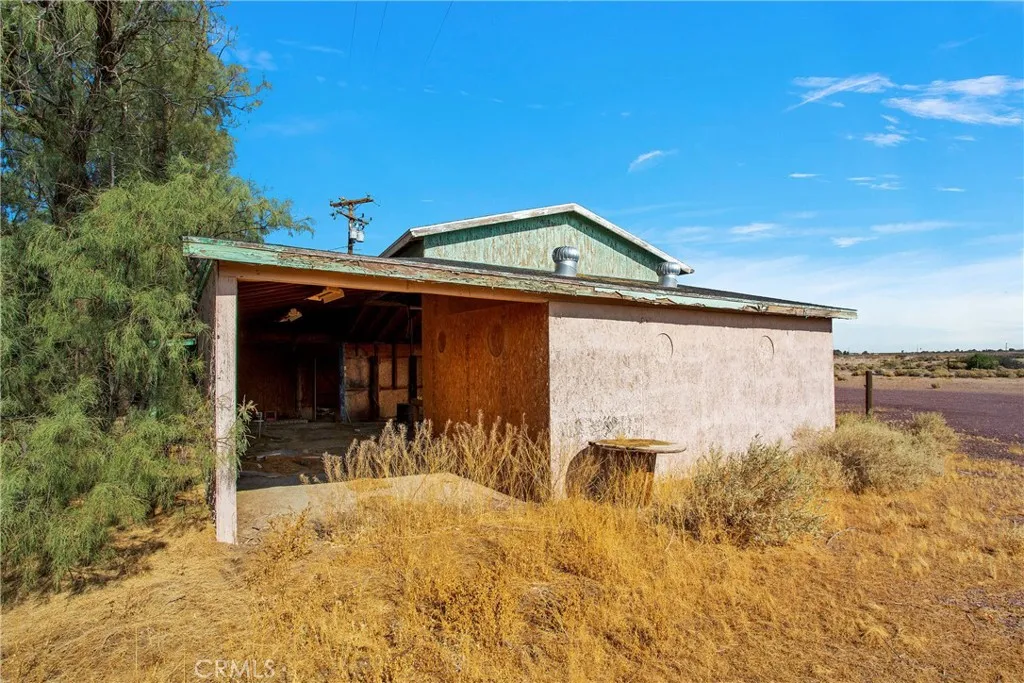 31011 Aleppo Lane, Newberry Springs, California 92365 home-pic-29