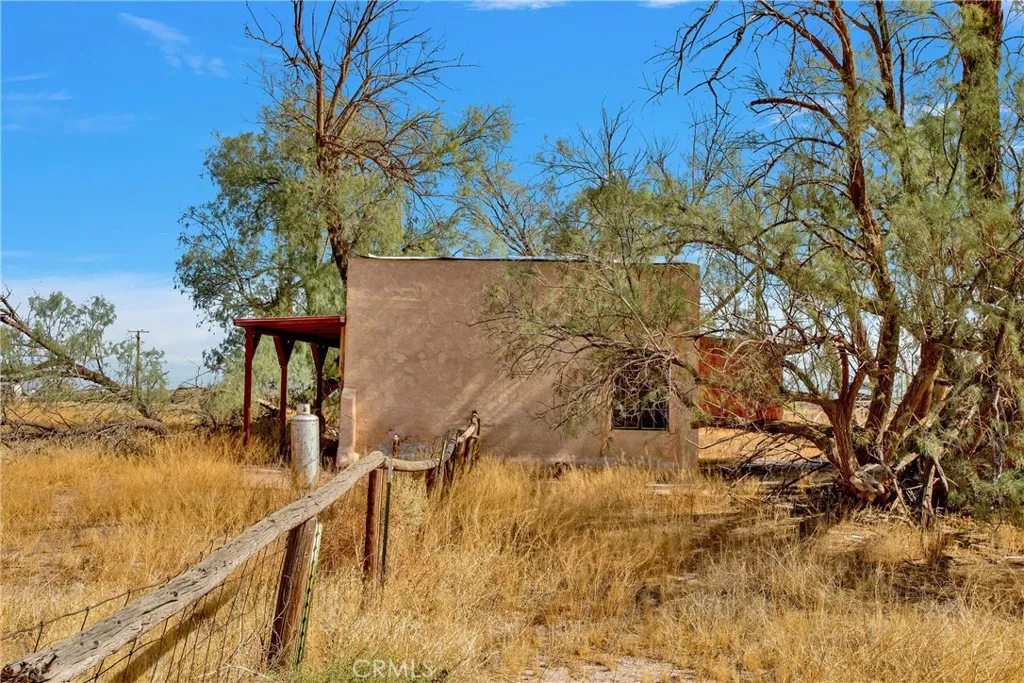 31011 Aleppo Lane, Newberry Springs, California 92365 home-pic-40