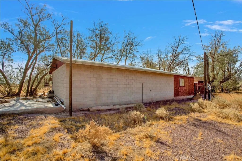 31011 Aleppo Lane, Newberry Springs, California 92365 home-pic-31