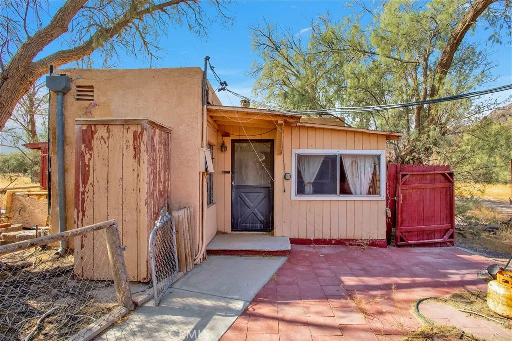 31011 Aleppo Lane, Newberry Springs, California 92365 home-pic-3