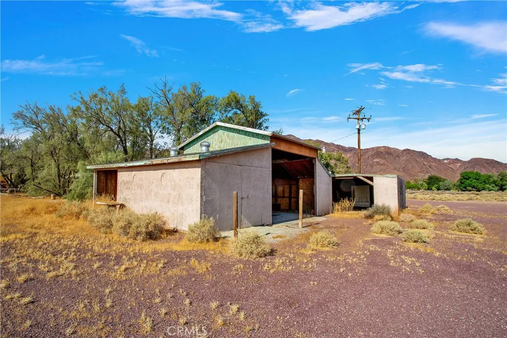 31011 Aleppo Lane, Newberry Springs, California 92365 home-pic-25