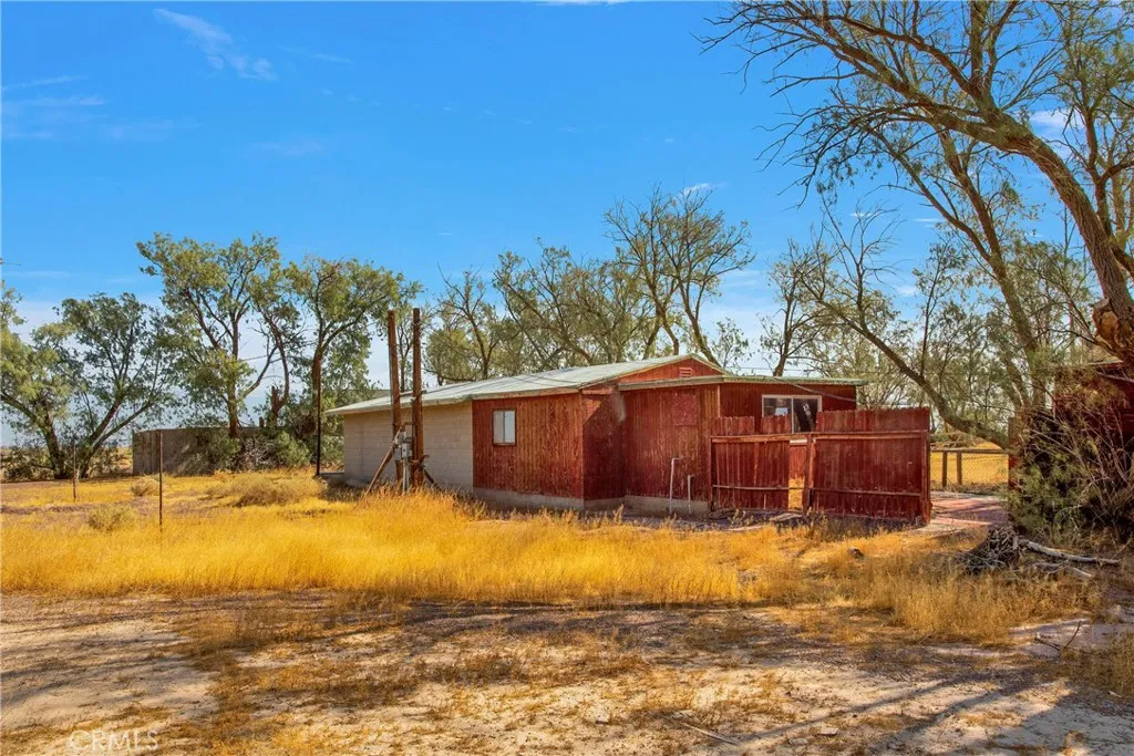 31011 Aleppo Lane, Newberry Springs, California 92365 home-pic-41