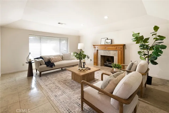 728 Woodbridge Drive, Chico, California 95926