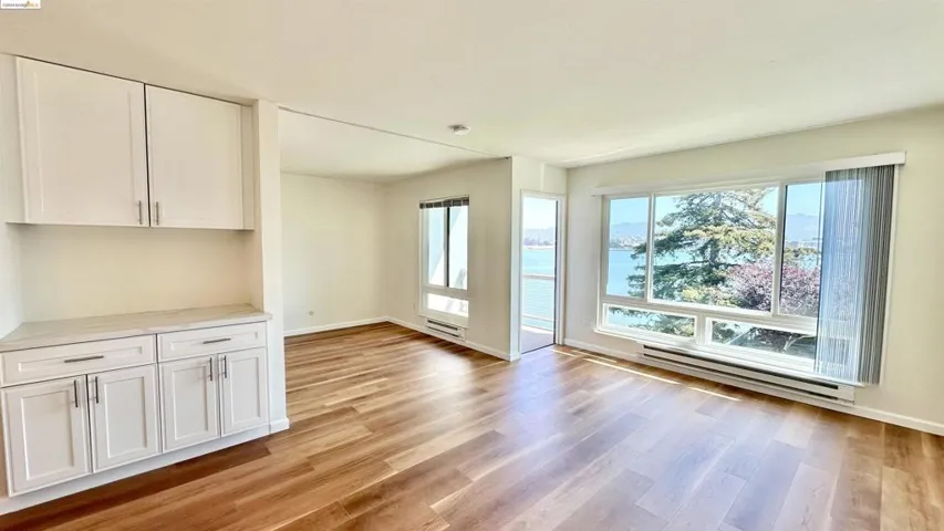8 Commodore C455, Emeryville, California 94608-1651