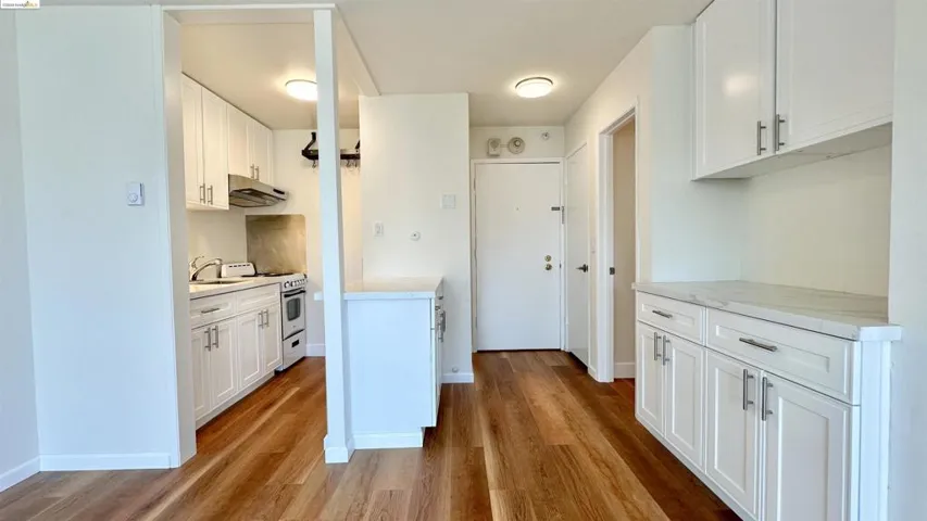 8 Commodore C455, Emeryville, California 94608-1651