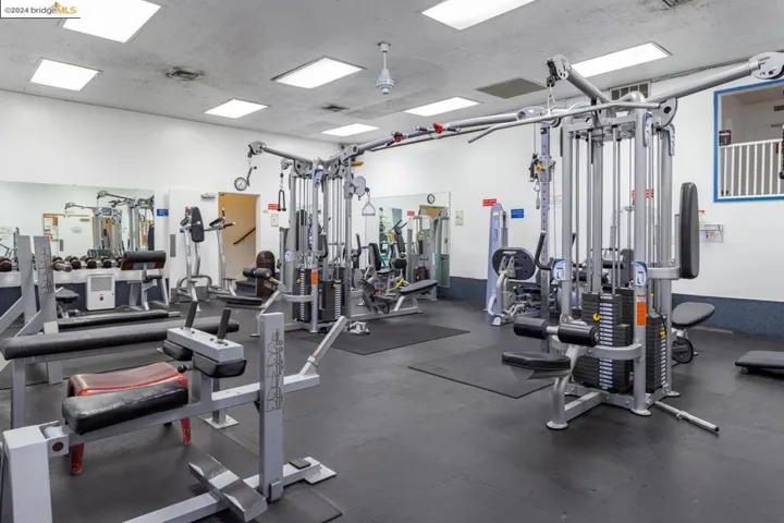 8 Commodore C455, Emeryville, California 94608-1651