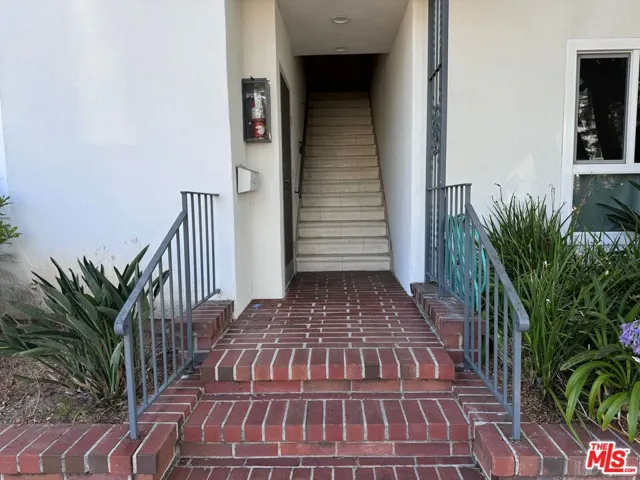 1101 Euclid Street B, Santa Monica, California 90403