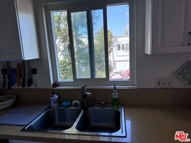 1101 Euclid Street B, Santa Monica, California 90403