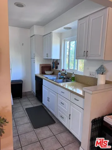 1101 Euclid Street B, Santa Monica, California 90403