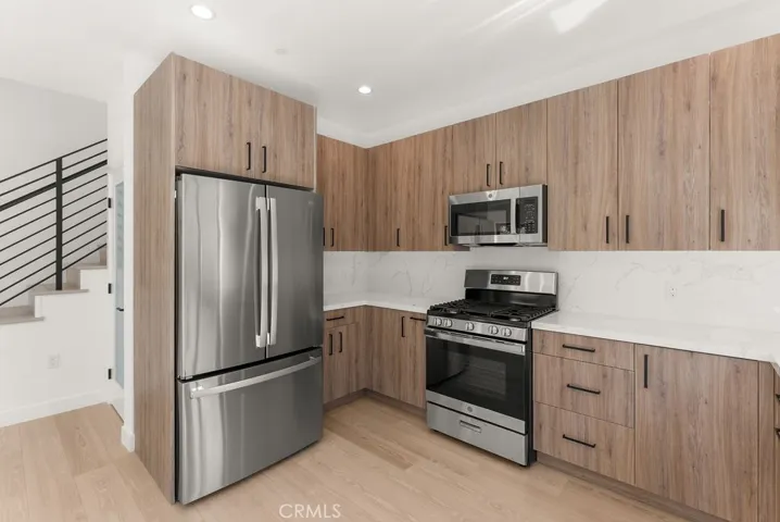 2155 Glenada Avenue D, Montrose, California 91020