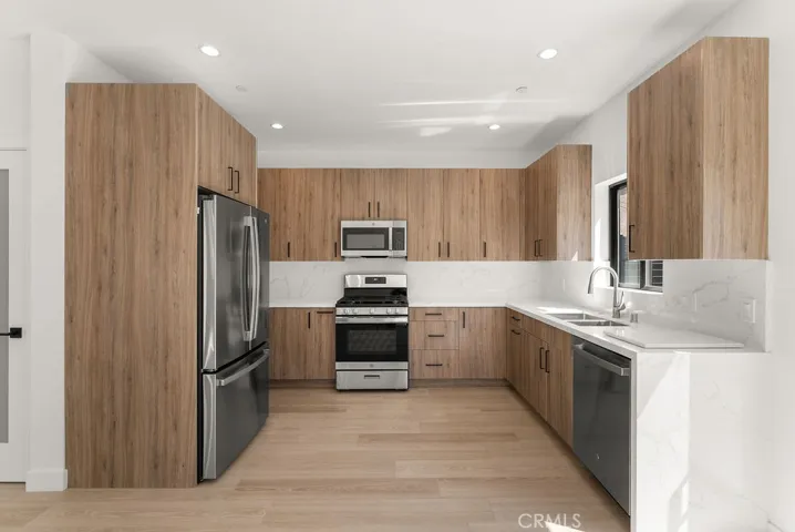 2155 Glenada Avenue D, Montrose, California 91020
