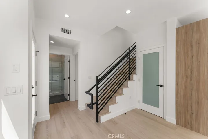 2155 Glenada Avenue D, Montrose, California 91020