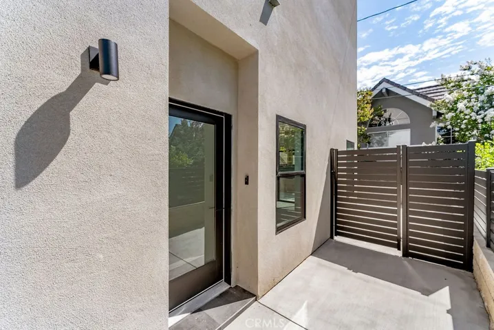 2155 Glenada Avenue D, Montrose, California 91020