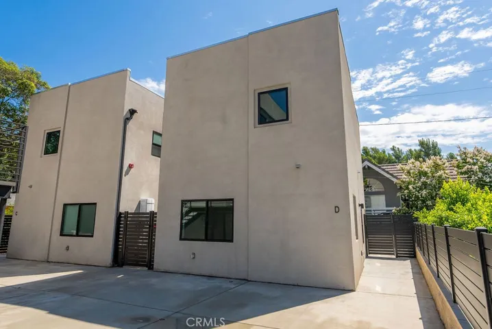 2155 Glenada Avenue D, Montrose, California 91020
