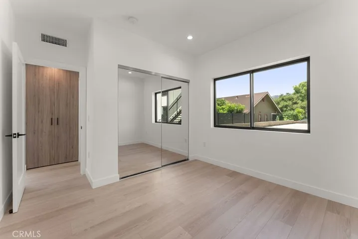 2155 Glenada Avenue D, Montrose, California 91020