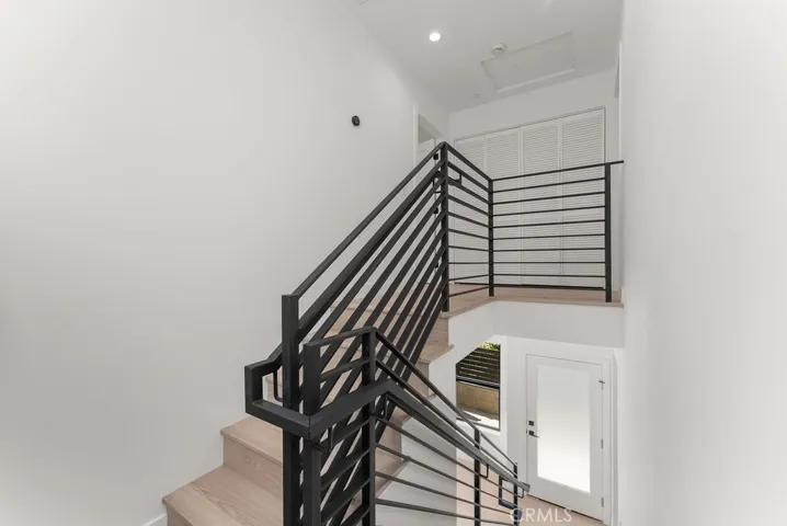 2155 Glenada Avenue D, Montrose, California 91020