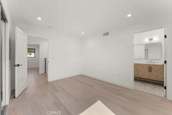 2155 Glenada Avenue D, Montrose, California 91020